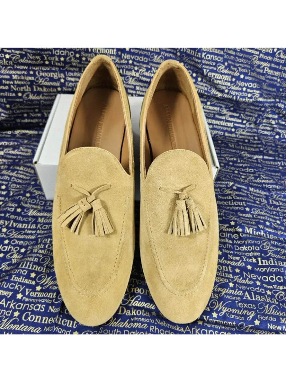 Allen Edmonds Presley Slip On Tassel Loafer Suede Mens Size 11D New Light Tan